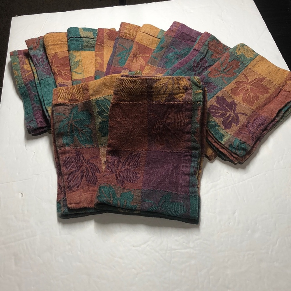 Set of 12 leaf print cloth napkins